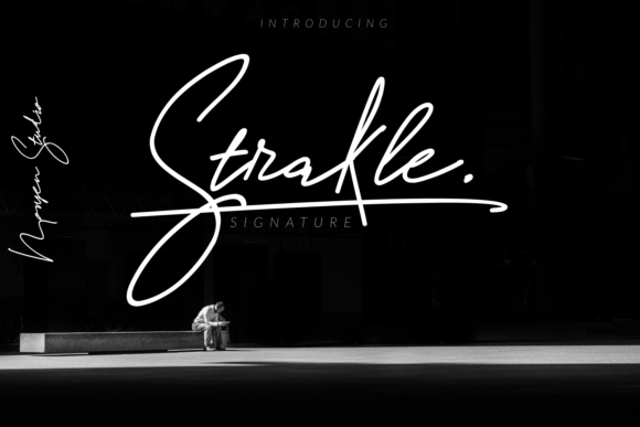 Strakle Font Poster 1